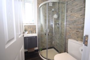 Shower room- click for photo gallery